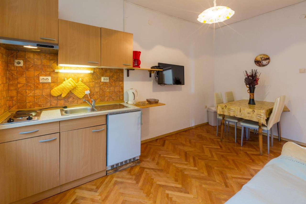 Jasminka Loncaric Apartment Crikvenica Exterior foto
