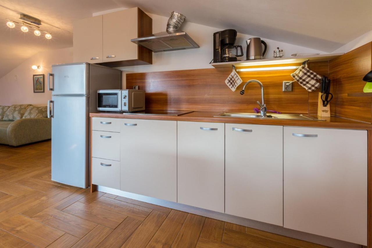 Jasminka Loncaric Apartment Crikvenica Exterior foto
