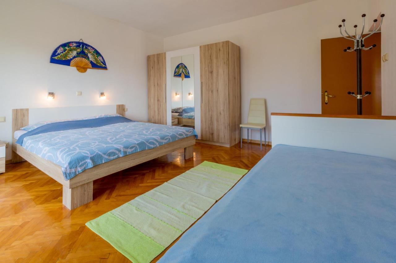 Jasminka Loncaric Apartment Crikvenica Exterior foto