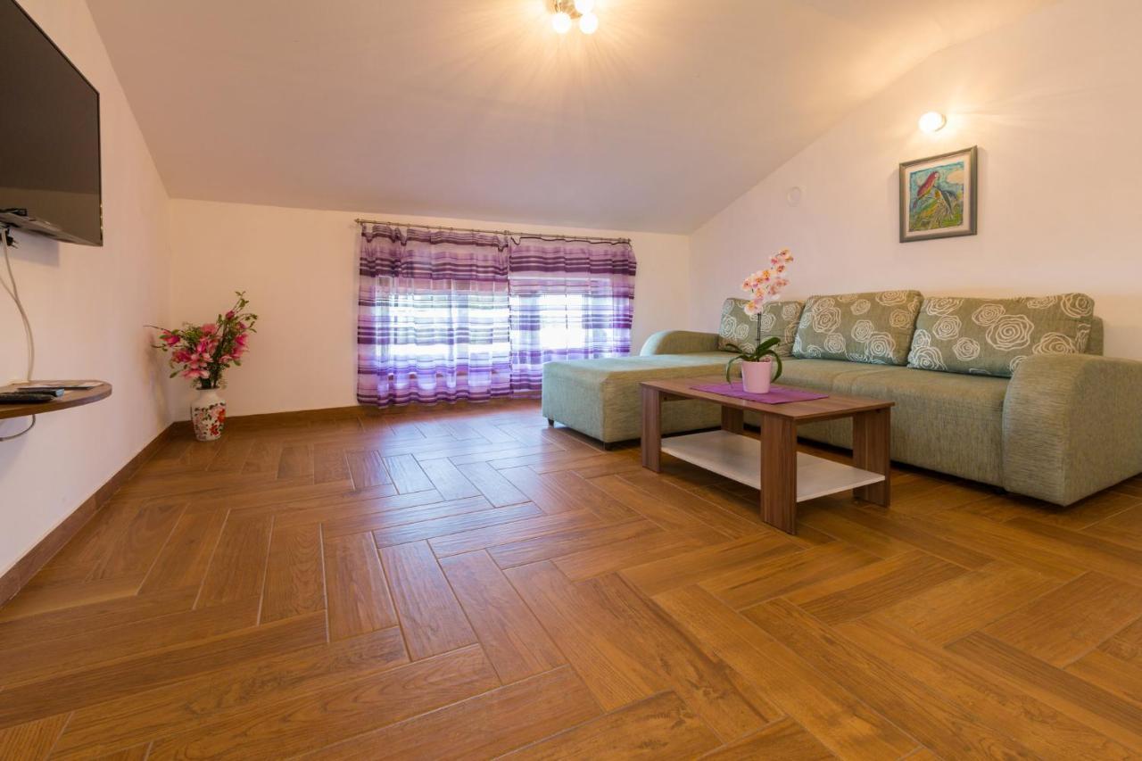 Jasminka Loncaric Apartment Crikvenica Exterior foto